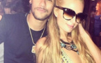 Neymar très proche de Paris Hilton à Ibiza