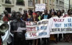 Paris : Le (PDS) manifeste devant le Consul du Sénégal
