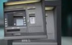 Un escroc fabrique une façade de distributeur de billets pour siphonner les comptes