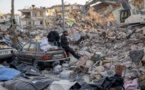 Dix jours après les séismes, le bilan avoisine les 42.000 morts
