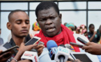 Bamba Kassé demande la libération du journaliste Pape Ndiaye devant Macky qui n’a pipé mot