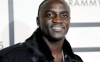 La descente du chanteur Akon sur un site du Cap Manuel de Dakar