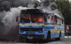 Un bus incendié : Dakar dem dikk porte plainte contre les sortants de la Fastef