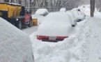 Etats-Unis : une tempête de neige paralyse New York
