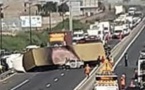 Accident sur l'autoroute à péage: Un camion en feu à Sébikotane