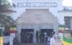Ziguinchor : Le tribunal (barricadé) statue sur la radiation de Sonko, la presse interdite d’accès