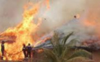 Incendie à Bantaco : 30 cases réduites en cendres après l'explosion d'une batterie