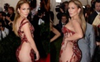 Jennifer Lopez : robe transparente sur le tapis rouge du MET Ball