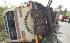 Louga : Un bus se renverse à l’entrée de la ville