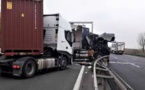 Collision entre deux (02) camions sur l'autoroute Diamniadio-Rufisque : l'un des chauffeurs coincé