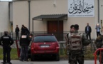 FRANCE : Un homme fonce en voiture sur un militaire posté devant une mosquée de Valence