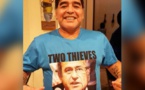 Maradona épingle les "deux voleurs" Blatter et Platini La course à la présidence de la Fifa, et le scandale de corruption qui la secoue, inspire toujours autant Diego Maradona.