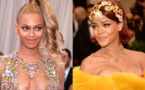 Tout va bien entre Rihanna et Beyoncé Si les mauvaises langues ont toujours prétendu qu'entre Beyoncé et Rihanna, c'était la guerre, cette dernière a tenu à faire taire les rumeurs.