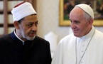 Rencontre historique entre le pape François et le grand imam d’al-Azhar