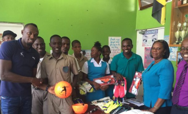 Le Geste extraordinaire de Bolt : Il donne la totalité de ses gains de RIO (20 millions de dollars) à l'école où il a fait ses études en Jamaïque