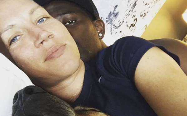 Un célèbre basketteur arrête sa carrière pour s’occuper de sa femme atteinte d’une tumeur et enceinte !