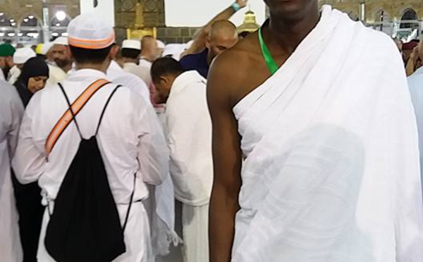 Cheikh Traoré, le présentateur du journal télévisé RTS à la Mecque