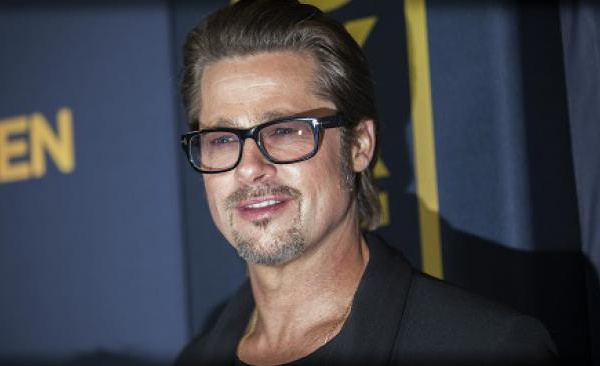Un détective privé aurait découvert les infidélités de Brad Pitt, suggère la presse américaine