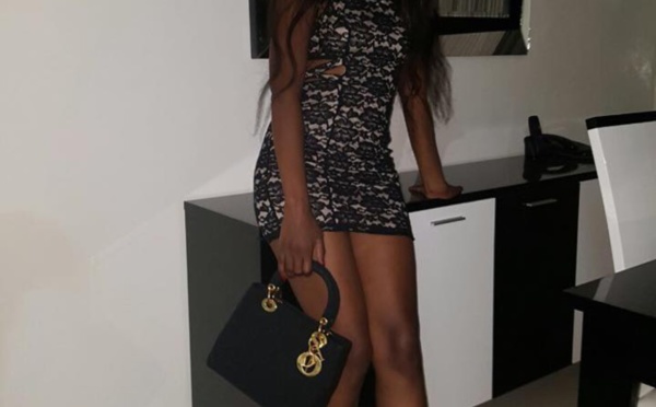 Queen bizz en mini-robe