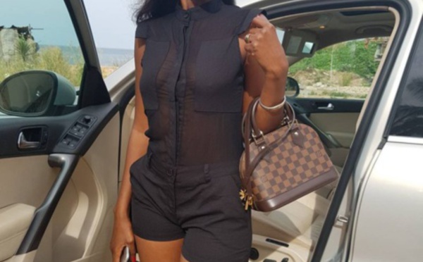 Queen Biz sans soutien gorge