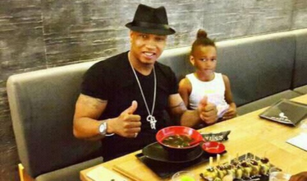 El Hadji Diouf et sa fille à table!!!
