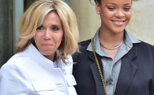 Rihanna rencontre Brigitte Macron dans une tenue... étrange (Photos)