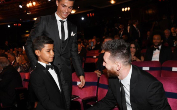 Quand Cristiano Jr rencontre Messi, son idole