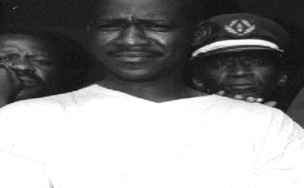 Ino « passait tout son temps à prier et chapelet à la main »