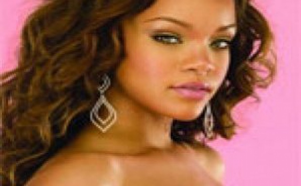 Rihanna fâche des militantes contre les violences faites aux femmes