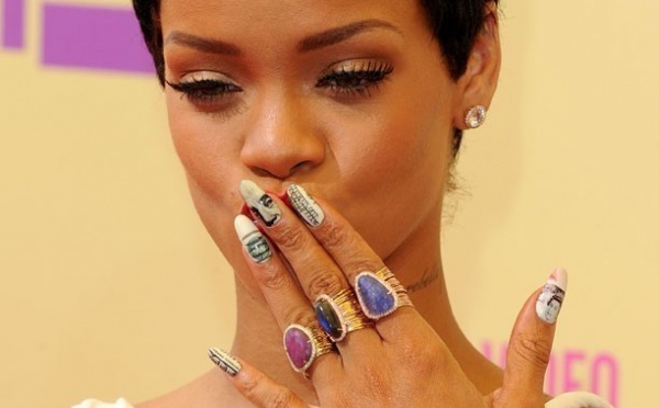 Rihanna se fait poète