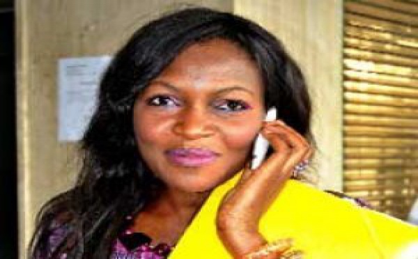 Aminata Guèye  donne des conseils à  Mbathio
