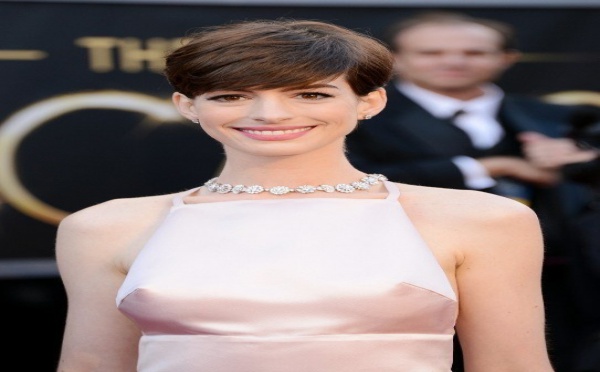 Anne Hathaway : ses tétons font parler d'elle sur la toile !