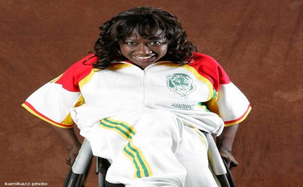 Suzanne Kamara rend visite aux détenues du Camp pénal