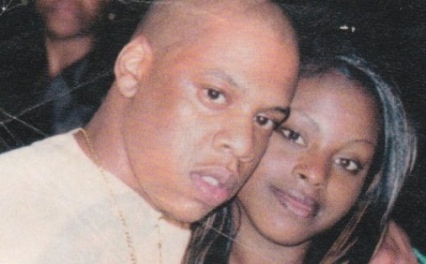 La chanteuse FOXY BROWN accuse  JAY Z: « Il m'a défloré à 15 ans , en plus ..». 