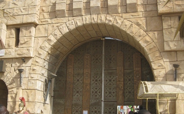 Le Boss de Magic Land accusé d’attouchements sexuels par son assistante