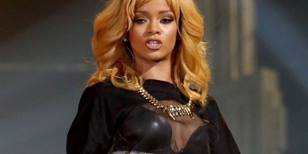 Rihanna “privée de sexe” depuis sa séparation avec Chris Brown (Vidéo)