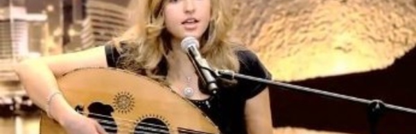 Jennifer, l'Américaine qui chante Oum Kalthoum à la perfection