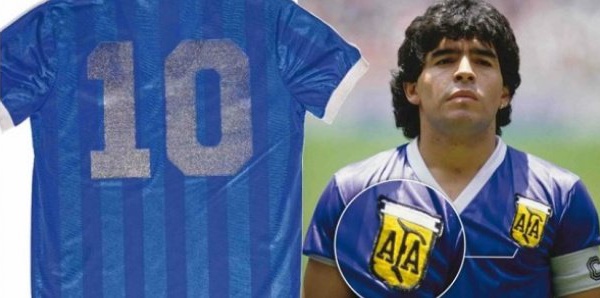 Argentine : Un ancien maillot de Maradona vendu à 5,5 milliards F Cfa !