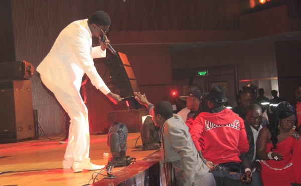 Simon réussit son pari, les billets de banque à l’Empire des enfants !