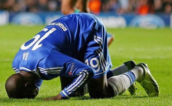 Demba Bâ offre une mosquée à son village