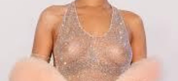 Rihanna glamour et tout en transparence au CFDA Fashion Awards