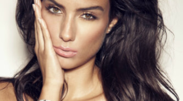 La charmante femme de Bakary Sagna au Brésil