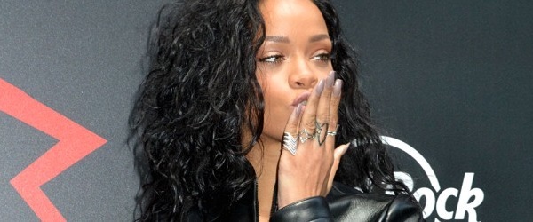 Rihanna tweete Benzama