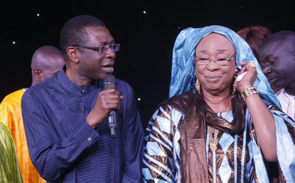 Youssou et sa mère à l'émission "Yewu lènn" de Pape Cheikh