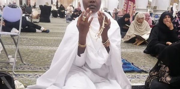 Après une longue convalescence : Coumba Gawlo se recueille à La Mecque