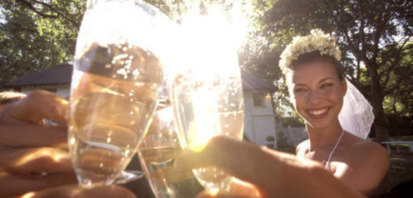 Invités à un mariage, ils ont fait des choses inavouables