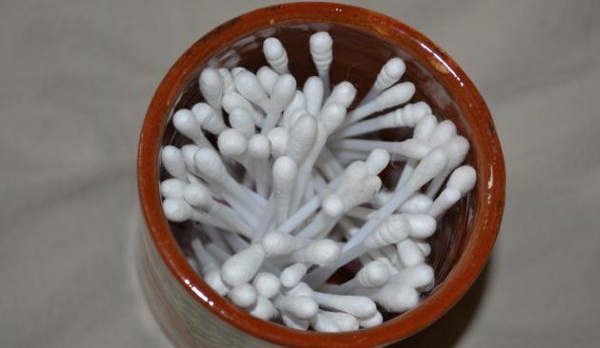 Pourquoi il ne faut pas nettoyer ses oreilles avec un coton-tige