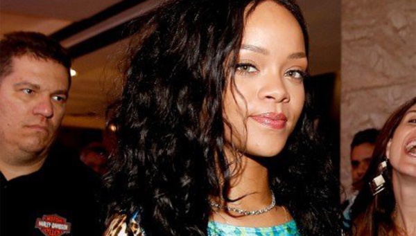 Rihanna : des clubs de football français la réclament !