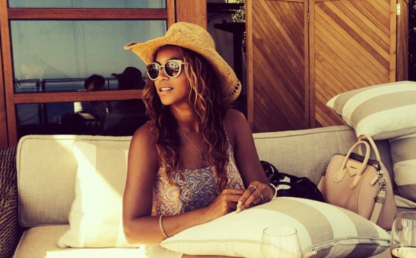Que remarquez-vous sur cette photo de Beyoncé? Une photo postée dimanche dernier sur Instagram par Beyoncé enrage ses fans.