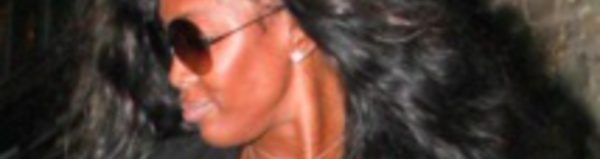 Naomi Campbell : un look complètement tiré par les cheveux !